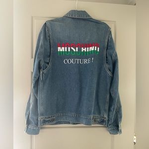100% authentic mens MOSCHINO denim jacket. Great condition! Size 48